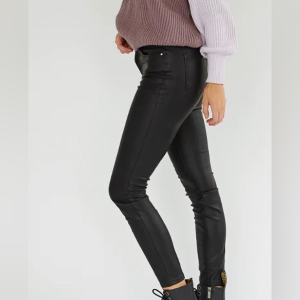 Blank NYC Faux Leather Pants The Bond In Black Skinny High Rise Size 26 NWT - Picture 3 of 5